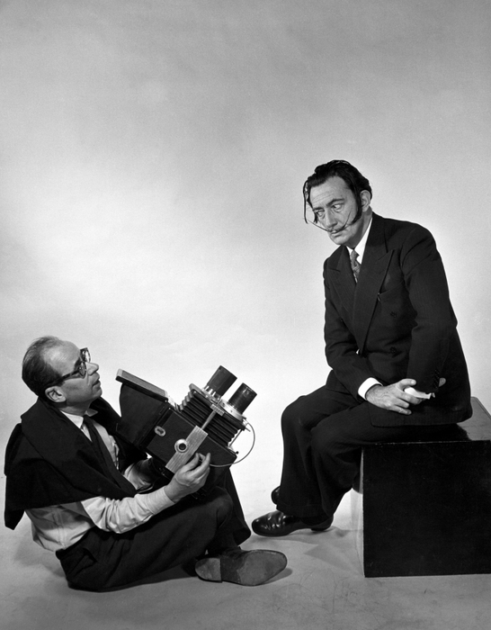 イヴォンヌ・ハルスマン《インタビュー》1954年 (C) The Philippe Halsman Archive