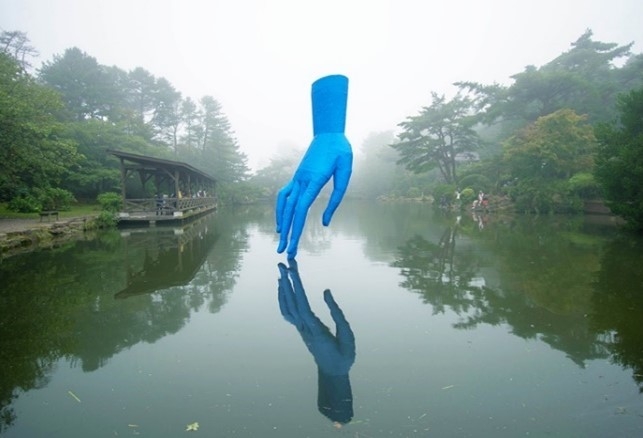 《やさしい手》(2018)「六甲ミーツ・アート 芸術散歩2018」