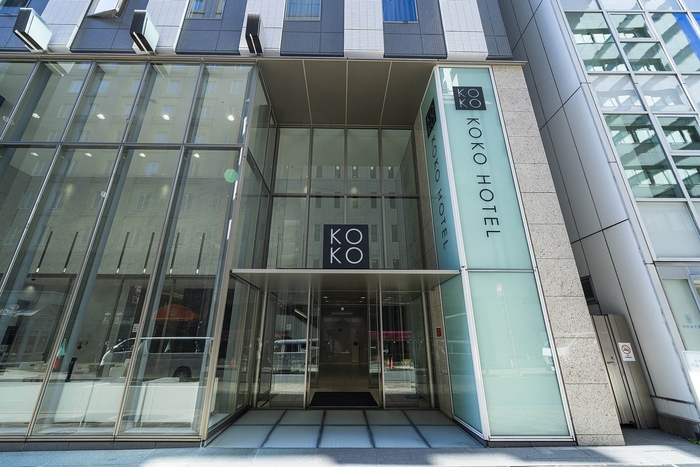 < 設置場所例:KOKO HOTEL銀座一丁目 店舗外観 > イメージ画像
