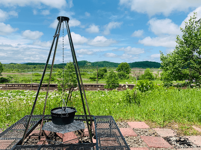 線路越しに臨む釧路湿原