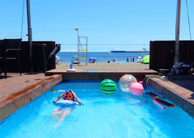 プールでも遊べます