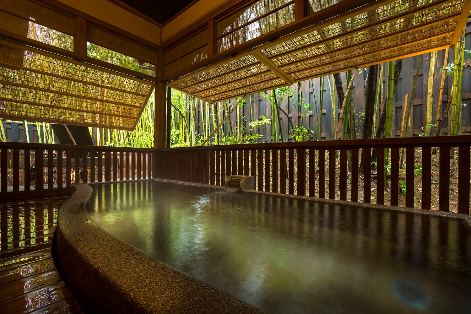 全室ゆったりサイズの温泉露天風呂付き