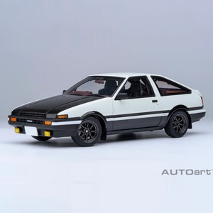 1/18スケール トヨタ スプリンター トレノ (AE86) 「頭文字D」（C）しげの秀一／講談社