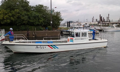 川崎市港湾局EV小型清掃船「みらい号」進水!! 今後の小型清掃船のEV化に期待。