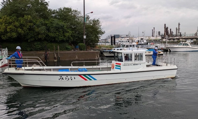 川崎市港湾局EV小型清掃船「みらい号」進水!! 今後の小型清掃船のEV化に期待。