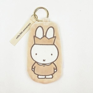 ミッフィーのダイカットポーチ