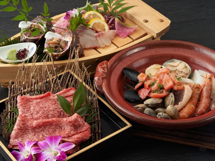 『季節のスペシャル会席』夏は鮑と魚介のブイヤベースに但馬牛の焼きしゃぶ。お造りも付いて豪華!