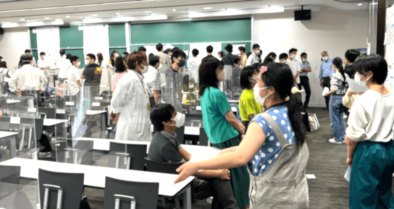 令和4年度(2022年度)のポスター発表会の様子