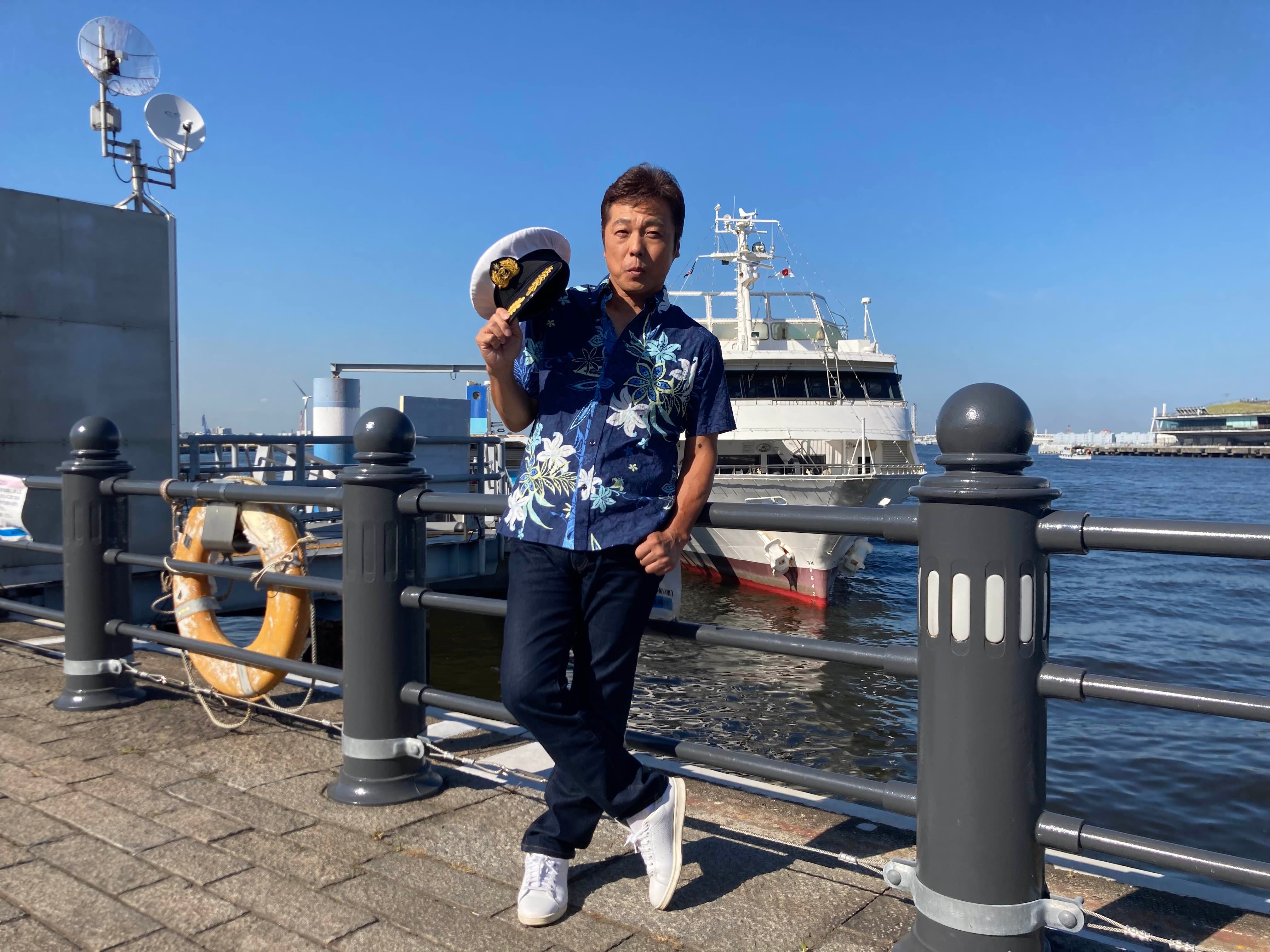 半田浩二が新曲発売と還暦を祝い、ファン100人とクルージング!