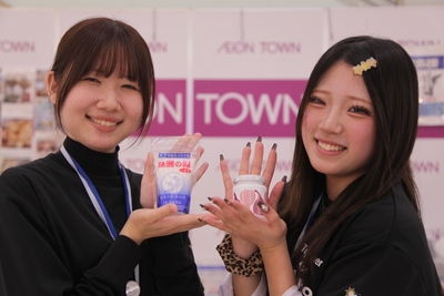 左：代表・橋本 里音菜さん　右：副代表・洲鎌 伶名さん