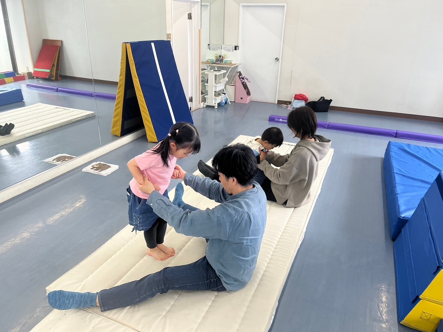 レッスン風景(親子体操) 2