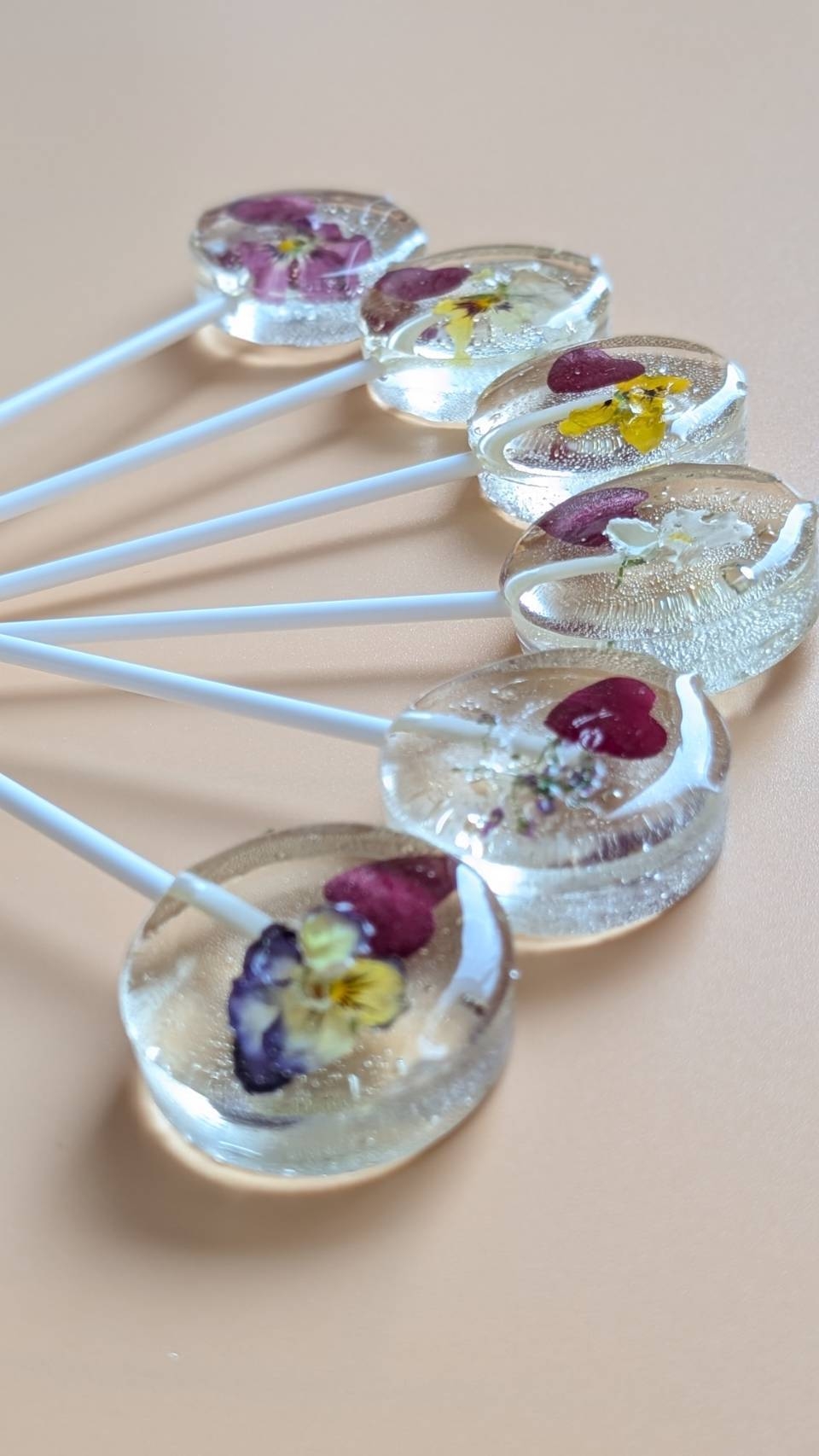 エディブルフラワーキャンディーロリポップ