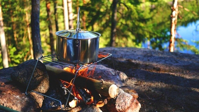 キャンプ料理を作る時に重視するのは「料理工程・洗い物が少ない」「調理時間が短い」作りたいメニューは「バーベキュー」