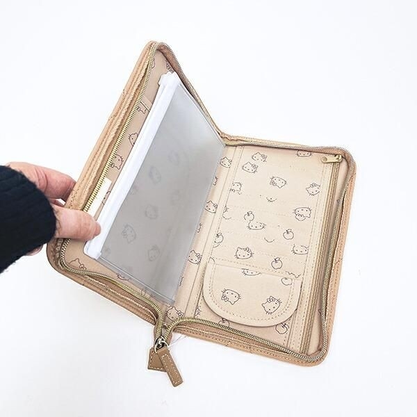 ハローキティのマルチケース