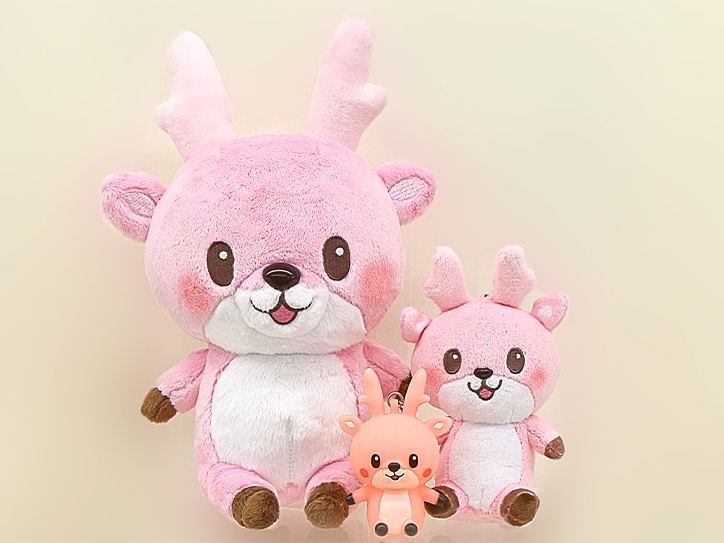 サイズ比較 左)ぬいぐるみ 中央)マスコットキーホルダー 右) ぬいぐるみマスコット