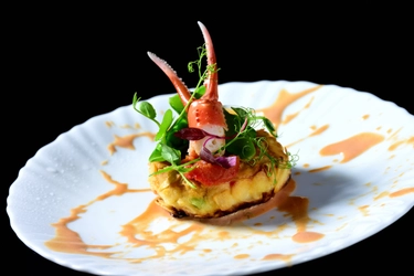 寺泊温泉の古くからの一軒宿が再出発　 “食べるアート”の料理で宿の魅力を刷新