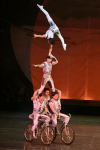 J3R7ILxHI1M4qzf5SXGb.jpg?w=940&h=940