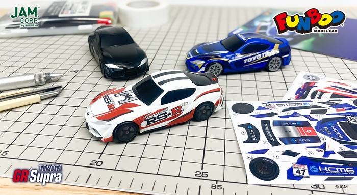 カスタムシール付きのミニカー『FUNBOO』