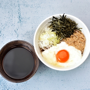 青森県産とろろと八ヶ岳卵のつけ蕎麦