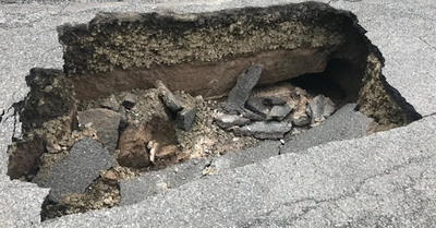 地震後に起きやすい地盤の陥没と液状化地帯に注意!