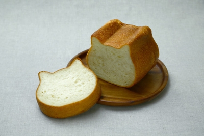 「ねこねこ食パン」商品イメージ　(画像提供：オールハーツ・カンパニー)