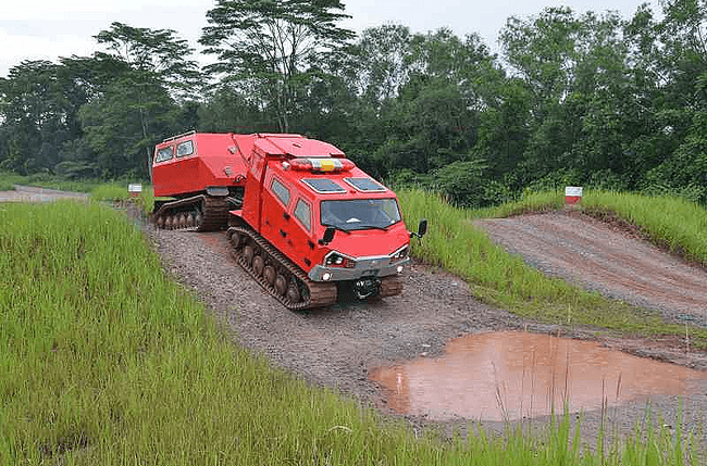 無限軌道災害対応車 Red Salamander(※パネル展示のみ)