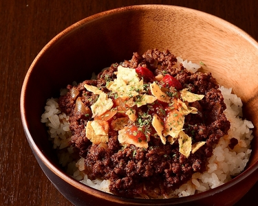 JIhPwZ6XBl4AjTutzZp0.jpeg?w=940&h=940