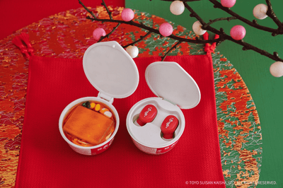 ▲赤いきつねうどん　ミニチュアBC・ワイヤレスイヤフォン