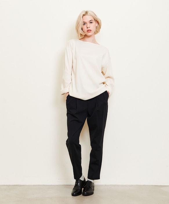 きれいめムジのタックテーパード