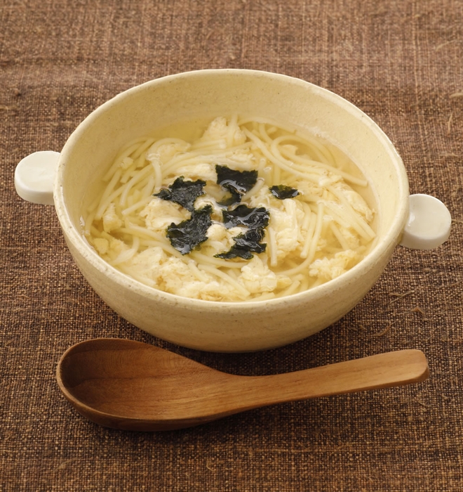 「かき玉汁」:そのものにくせがない糖質オフ麺を豆腐の代わりに使って、和風の簡単汁ものに。