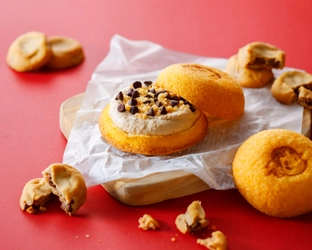 【あべのハルカス近鉄本店】「Pekolicious（ペコリシャス）」から２周年記念商品が登場 ～「オープンスマホネックポーチ」のプレゼントキャンペーンも～