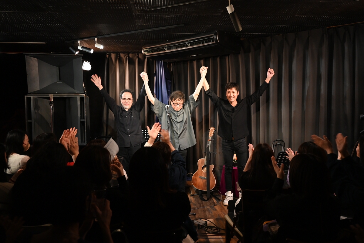 「シンガー・ソングライターと精神科医」2つの顔を持つ異色のアーティスト小山文彦。62歳にしてついに辿り着いたメジャーデビュー!