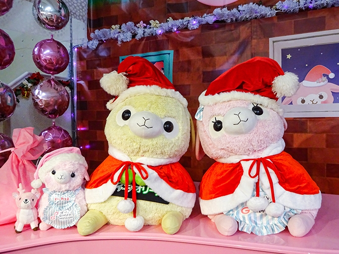 「岩下の新生姜アルパカ」と「オリーチェアルパカ」はサンタに変身!