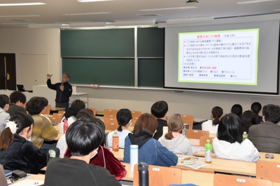 座学では健康指導に必要な知識を習得
