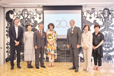 JrRMRrWBGP4AvlagRRn0.jpg?w=940&h=940