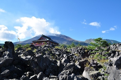 浅間山の麓に広がる、溶岩の芸術「鬼押出し園」