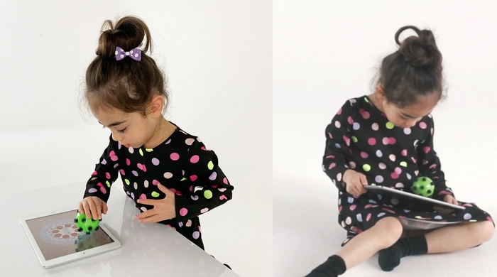 デジコロは握って転がす!または乗せてバランスをとって遊ぶアプリもあります。