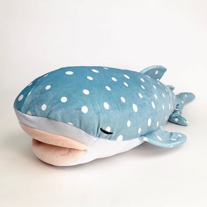 ソファも占領?特大サイズがかわいい♪かむかむズの抱き枕