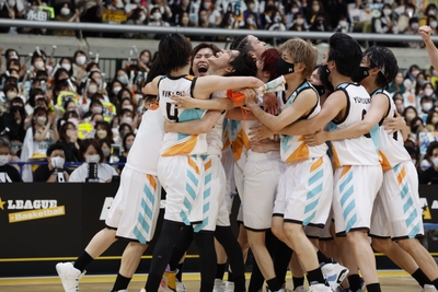 K615GlZ83A6lIuKuDljA.jpg?w=940&h=940