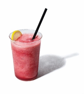 フローズン ベリー“RED”レモネード 605円