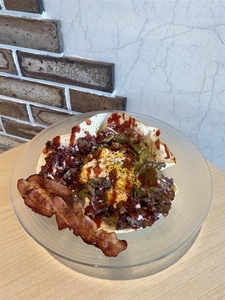 KApoN9vtG7A42ZFl5KGj.jpg?w=940&h=940