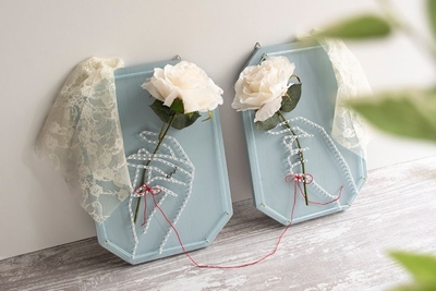 お花を飾るウェディングデザイン～赤い糸を結ぶ～