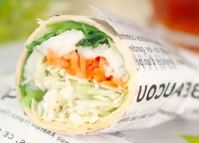 コクのあるごまドレッシングに、キャロットラペの爽やかな酸味が重なり、最後までさっぱり食べられる味わいに仕上げました。