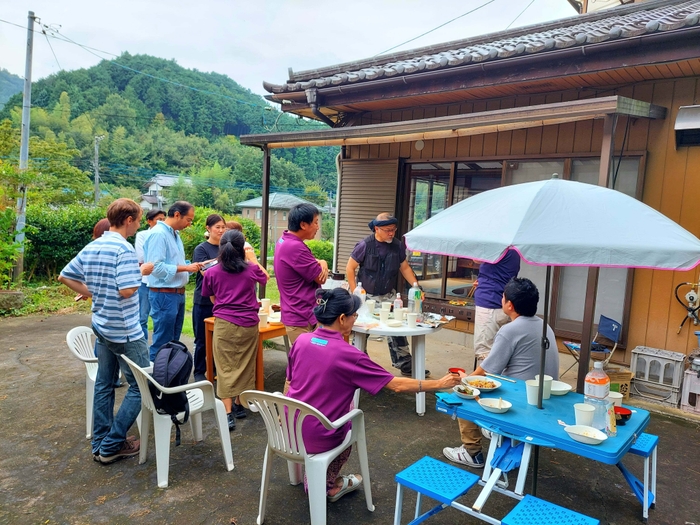 古民家カフェ「はこや」の様子