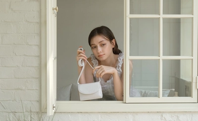 韓国発・機能美バッグブランド「DBERNO(ディベルノ)」、日本初上陸。 旅に寄り添うパスポートバッグ。日常を彩る保冷バッグ。