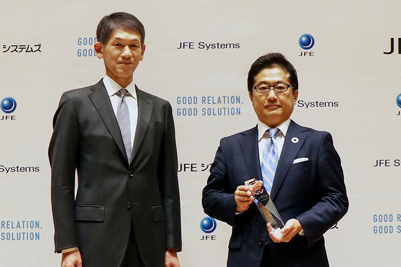 株式会社ビジネスブレイン太田昭和 常務執行役員 谷渕 将人 様(右)、当社 代表取締役社長 大木 哲夫