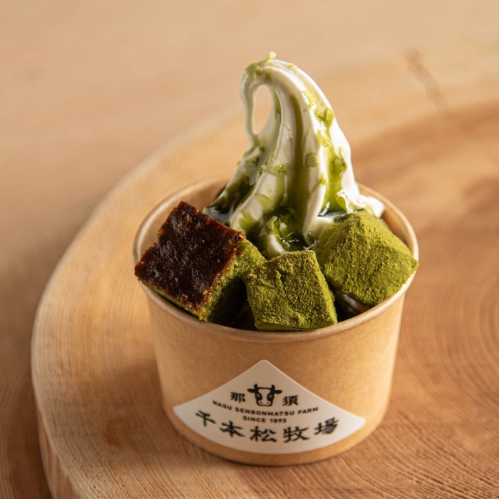 抹茶づくしサンデー 530円 抹茶ブラウニーと抹茶ぷるぷるわらび餅をトッピング。