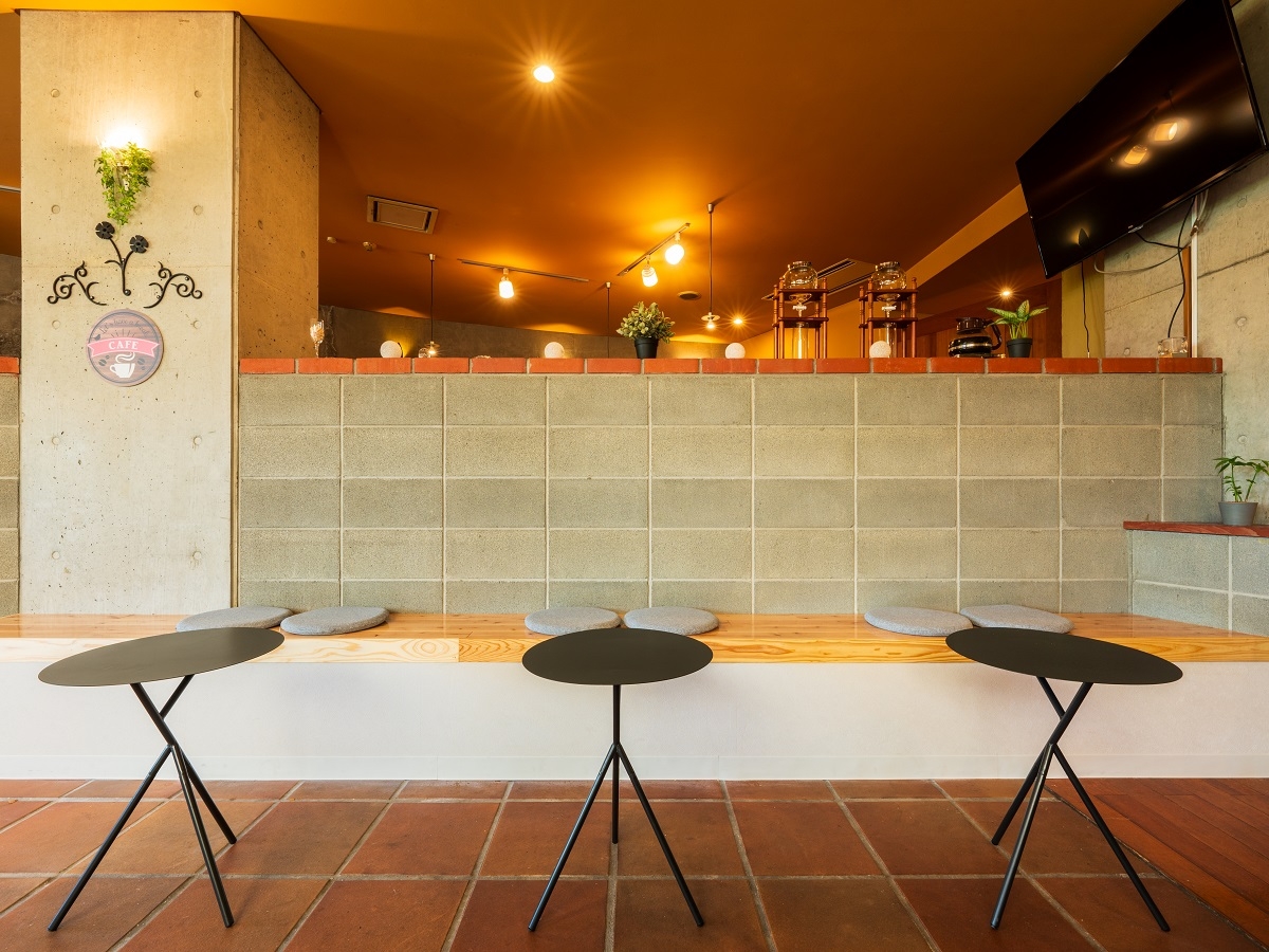 3つの時間帯で楽しめるカフェラウンジ