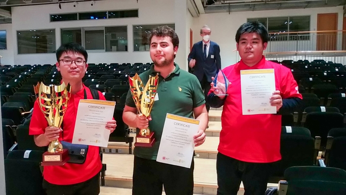 いしど式珠算教師 大野 哲弥(左)と比嘉 直人(右)