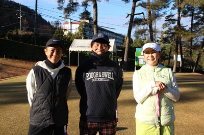 左から近賀ゆかり・佐藤寿人・佐伯三貴